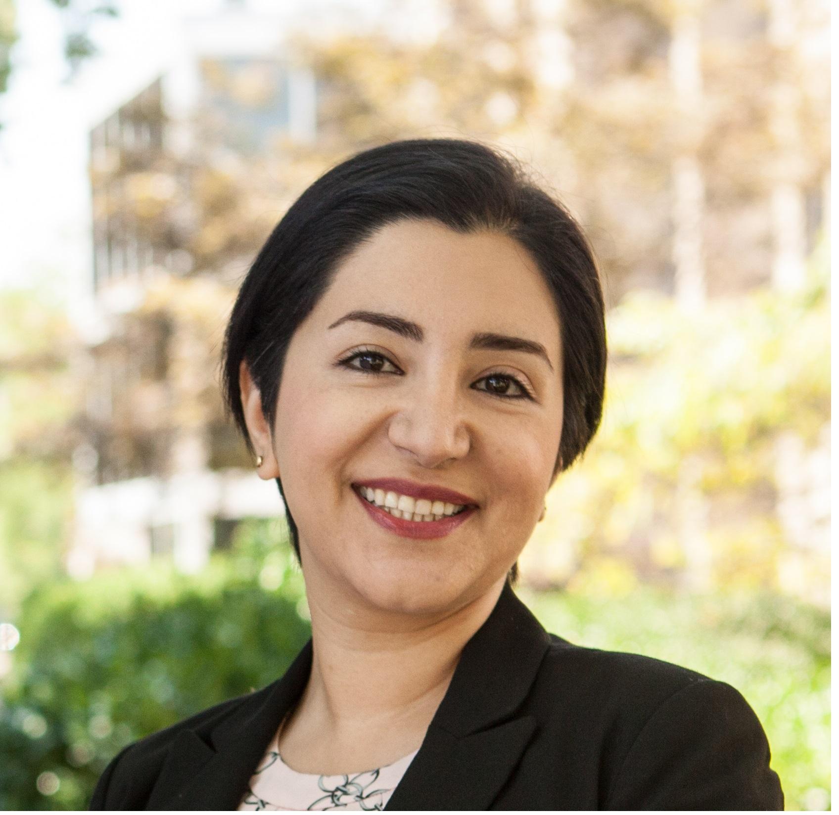 Atefeh Yazdanparast Ardestani, Associate professor, School of Business