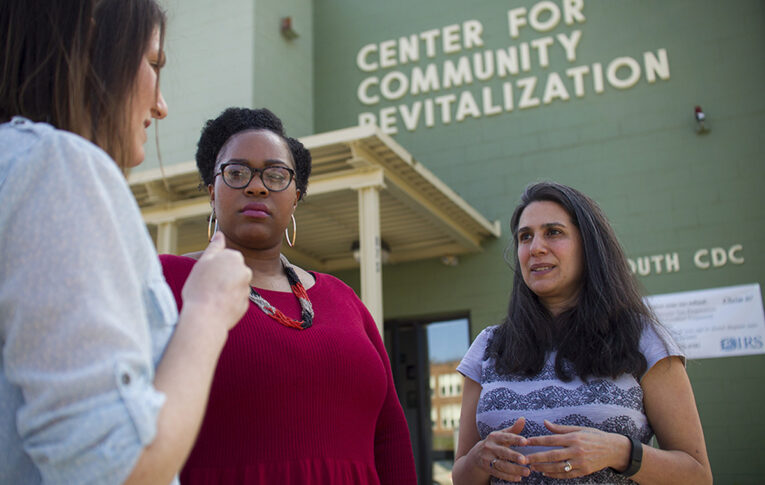Laura Ross in community