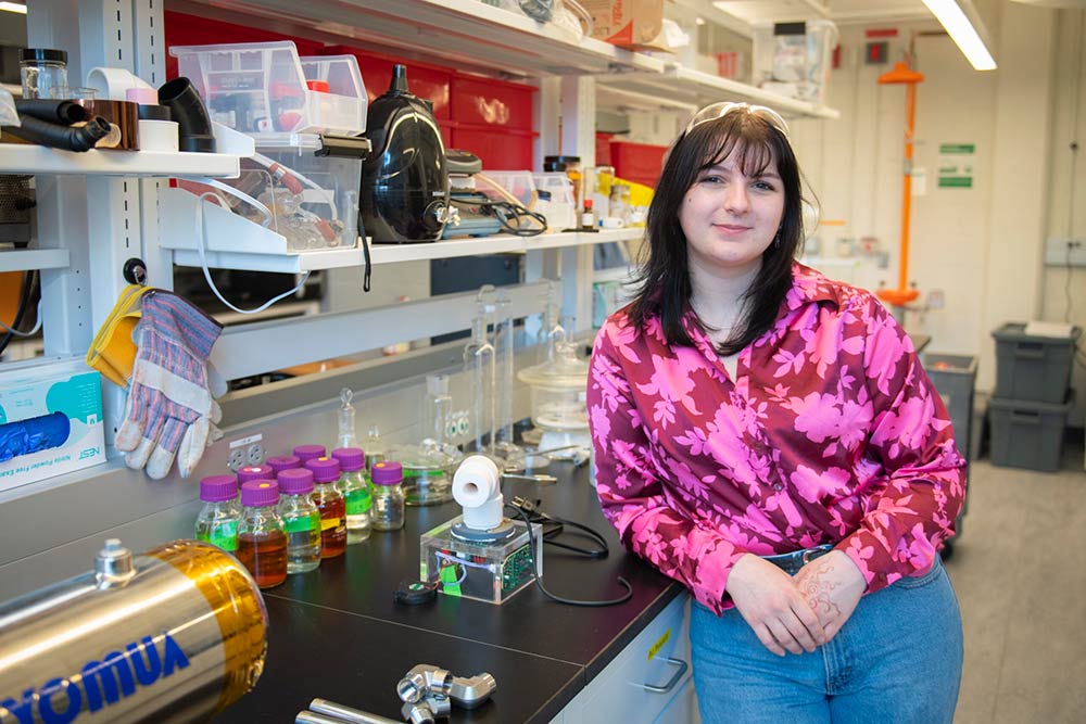 Katelynn Humphrey ’25 in the lab