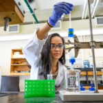 Diana Argiles Castillo ’18, M.S. ’19, in lab