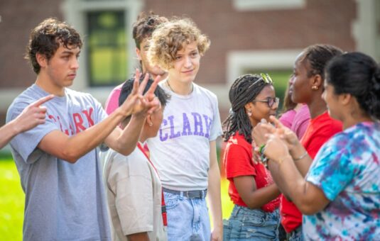 Clark students participate in peer mentor training