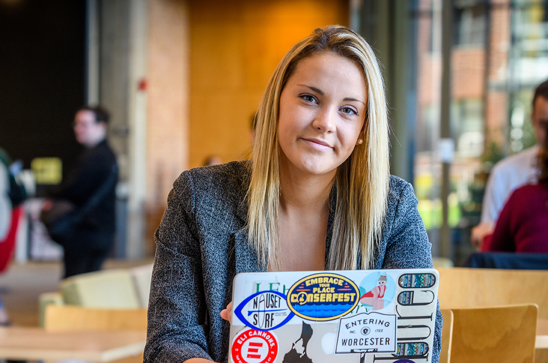 Bahamas internship helps student-athlete Maggie Tarbox court a future career