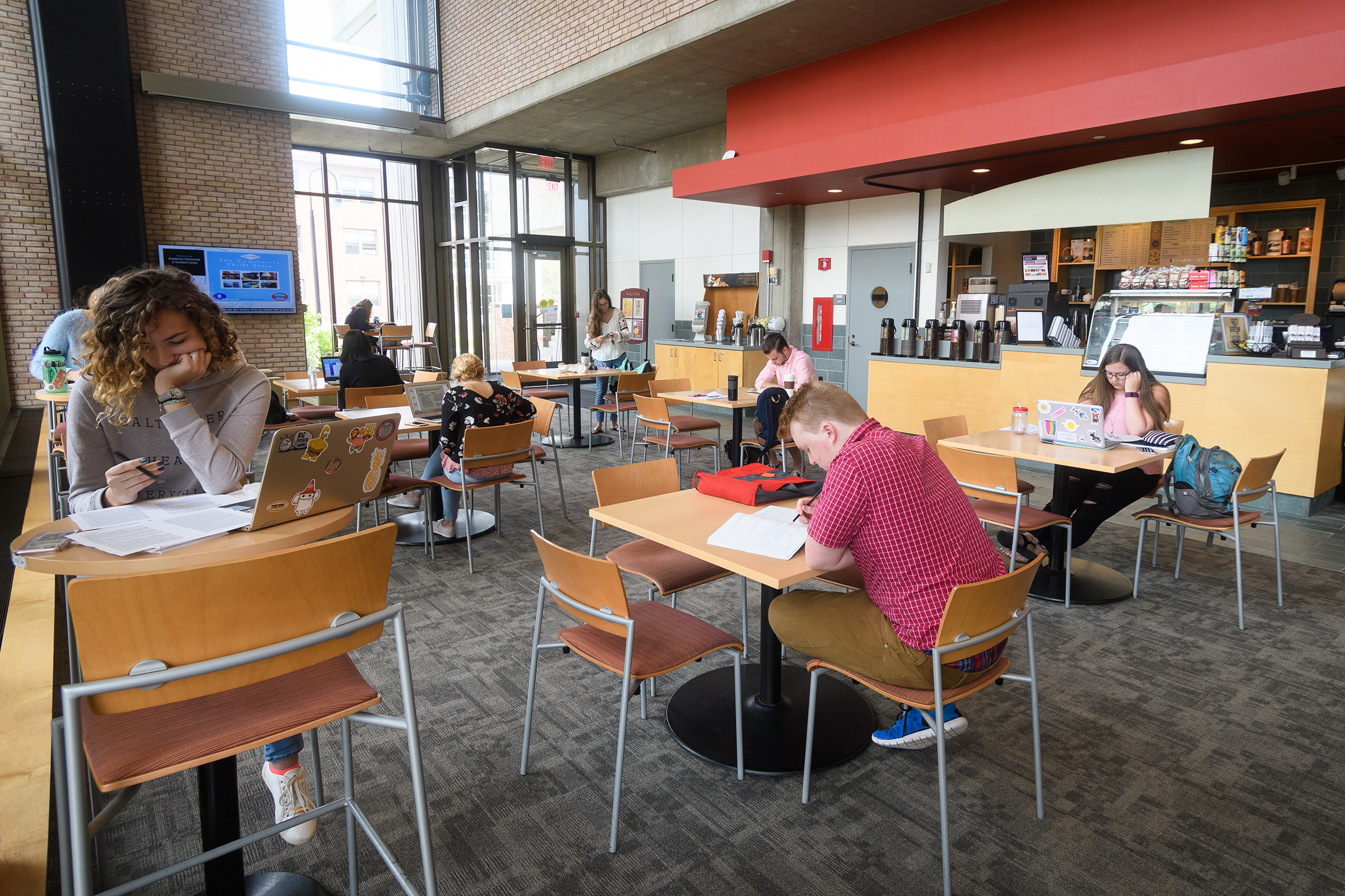 Cougar Cafe - students sitting at tables