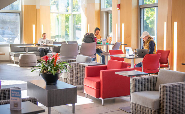 Shaich Family Alumni and Student Engagement Center (ASEC) lobby area