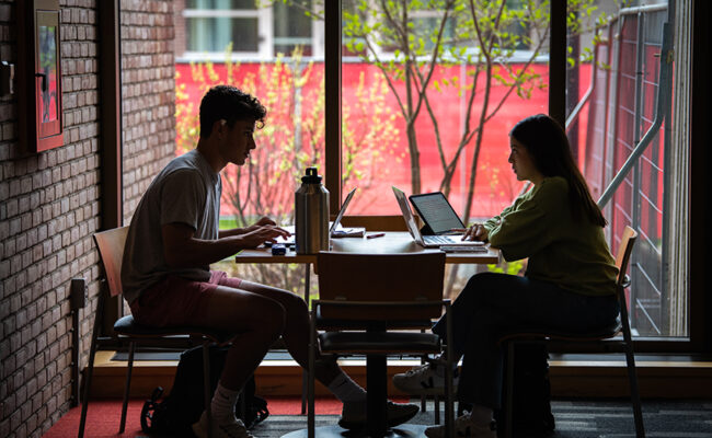 Gordan Library - students at desk studying