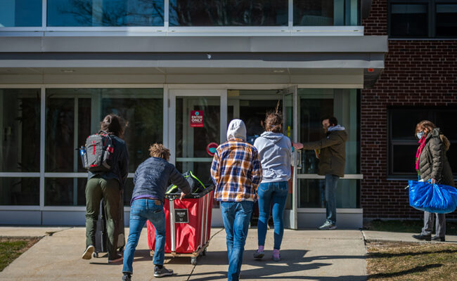 Wright Residence Hall - STUDENTS MOVING IN