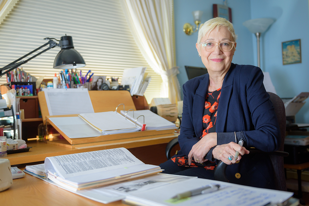 Loretta Chekani ’71 wins top prize for latest historical romance