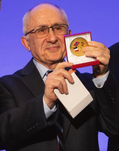 Taner Akcam with medal of courage