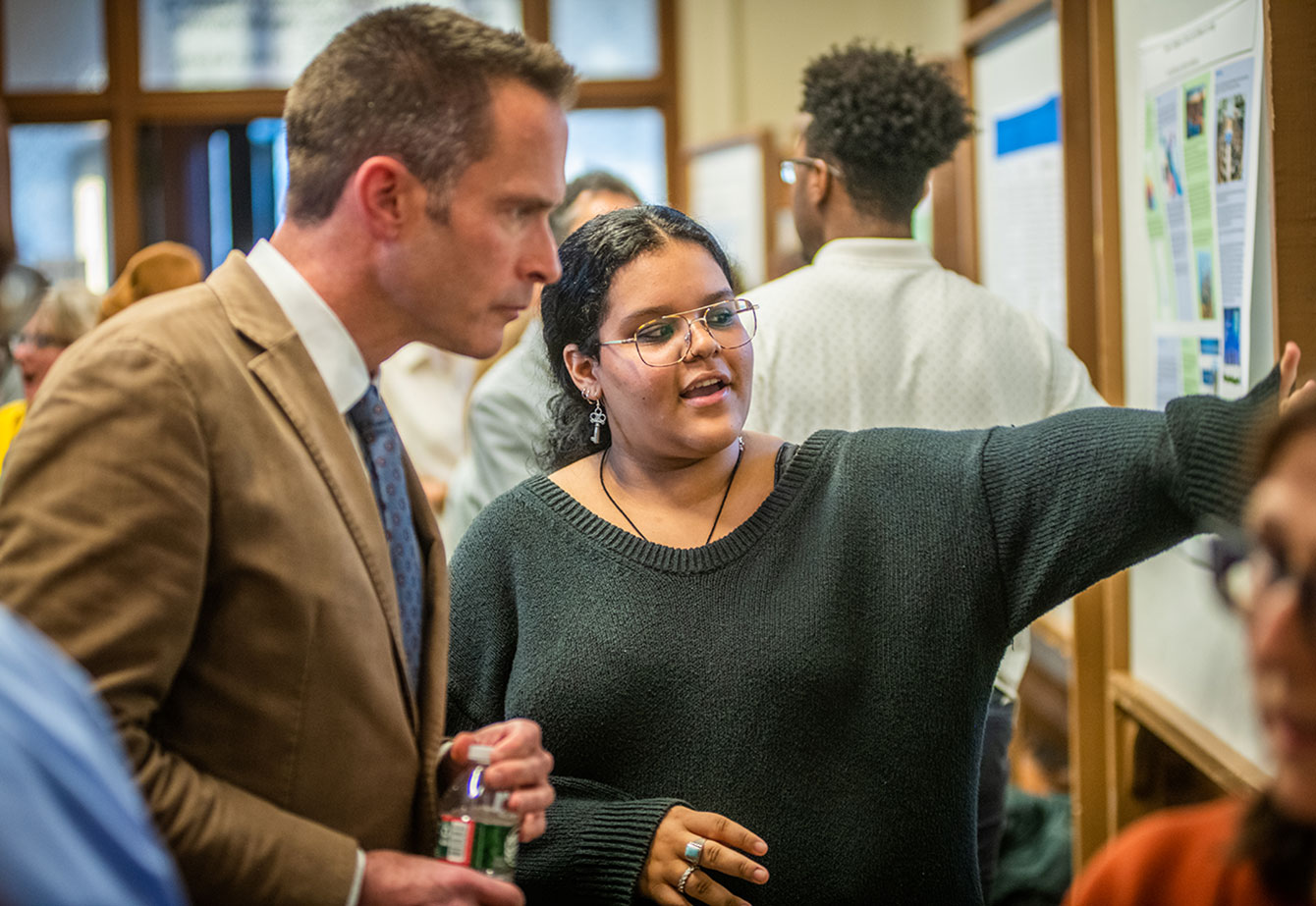 First-year students learn from renowned scholars how to navigate the global climate crisis