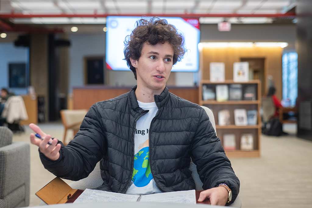 Jonathan Tamen ’26 extends a helping hand