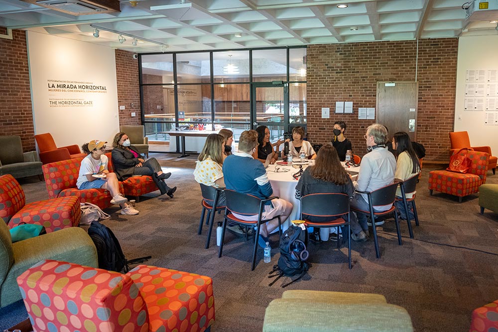 A small round table discussion of students and academic leaders with theoretical cosmologist and particle physicist Chanda Prescod-Weinstein, who presented Clark’s annual Presidential Lecture.