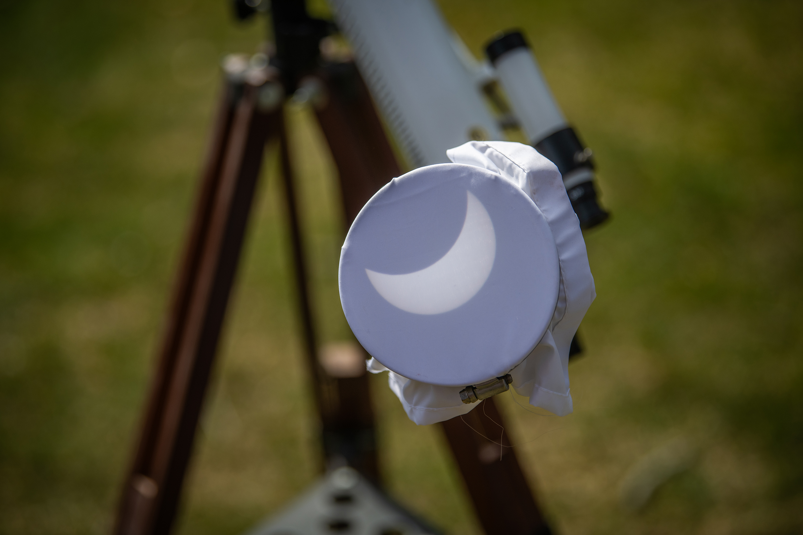 Watching the solar eclipse