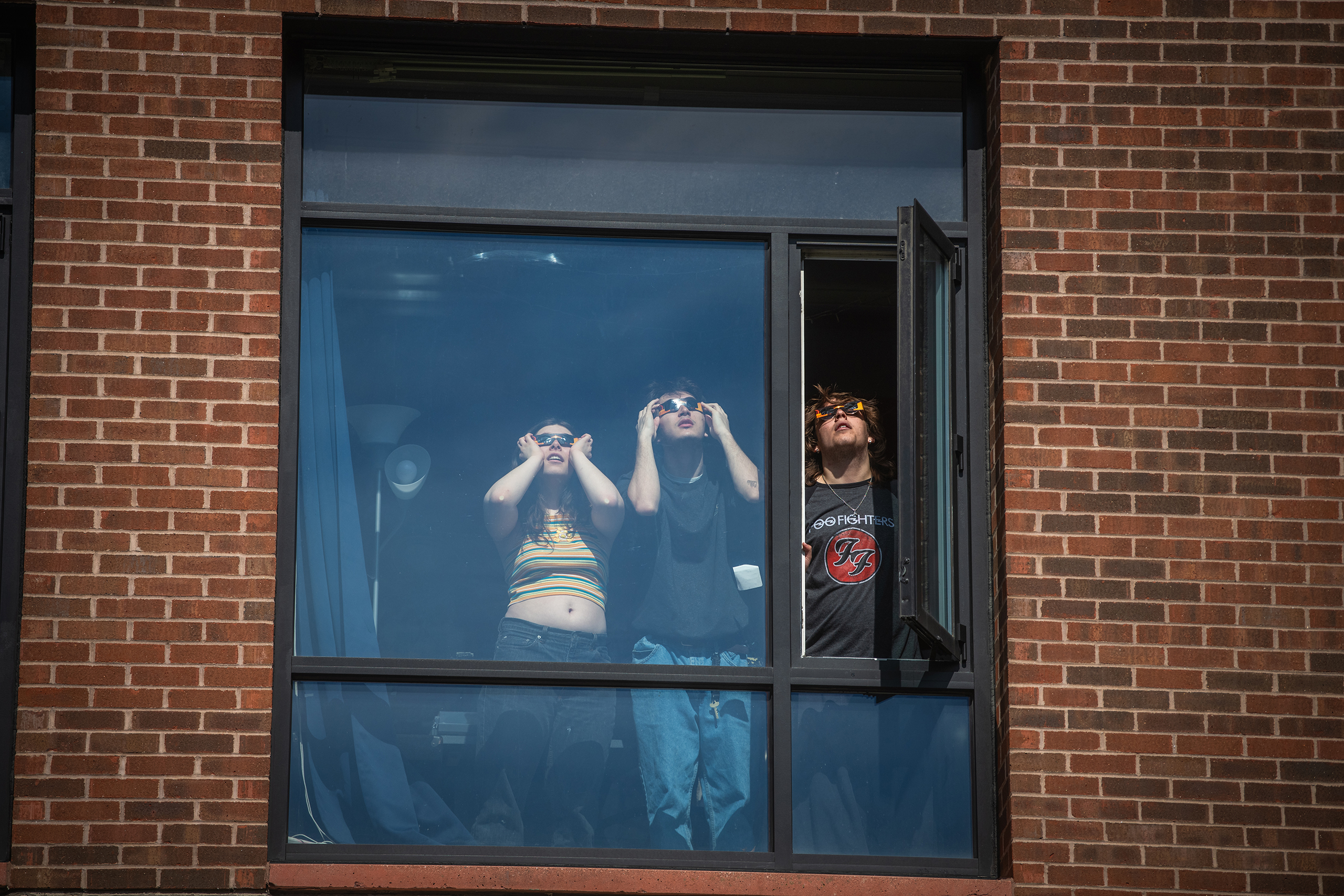 Watching the solar eclipse