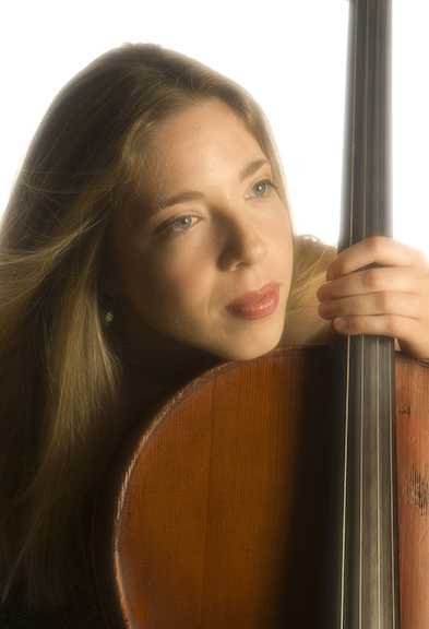 Ariana Falk headshot