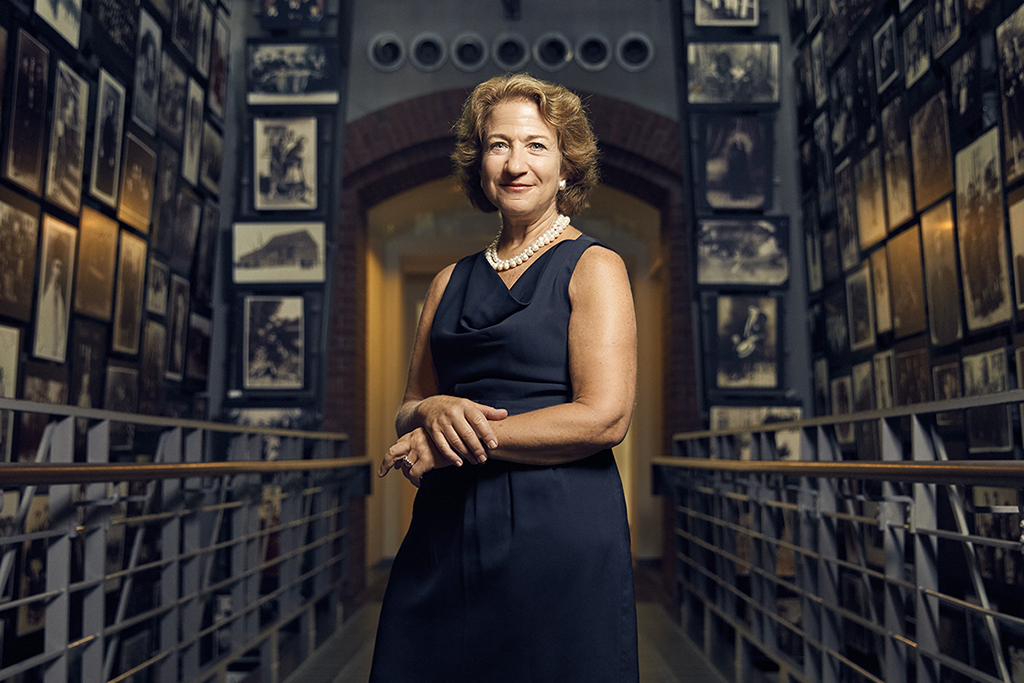 Longtime Strassler Center Director Debórah Dwork charts a new path