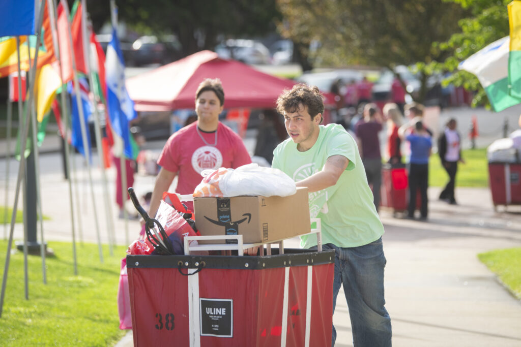 students on move-in day