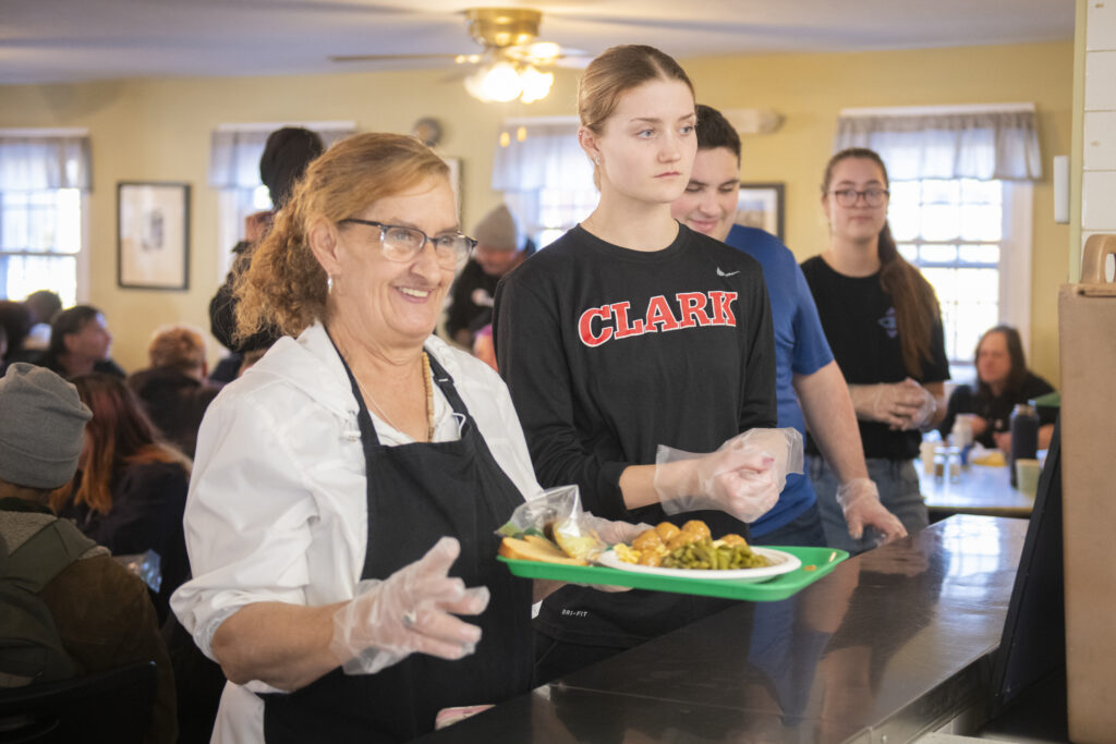 Students in MPA 3011 volunteer at The Mustard Seed.