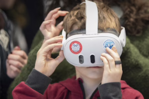 Middle-schooler uses virtual reality to visit the Arctic
