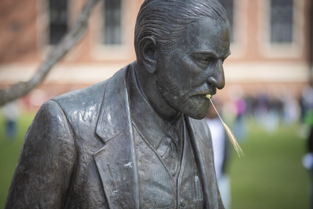 Freud statue