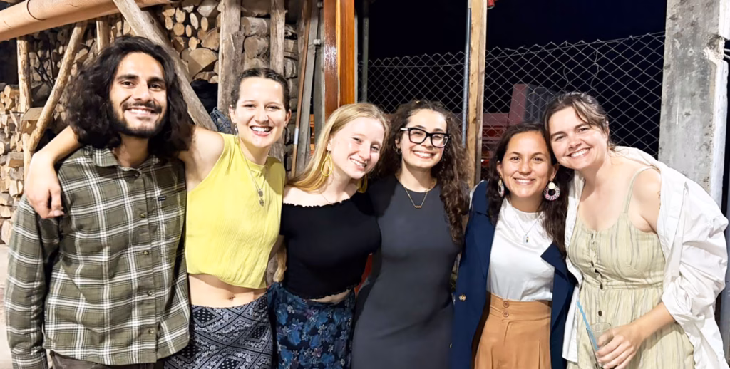 Mireya Bravo Frey with students in Peru