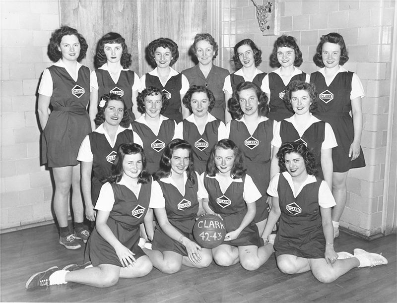 female basketball team, 1942-43