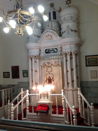 Fox visited this model of a Lithuanian synagogue at the C. P. Nel Museum in Oudtshoorn, South Africa