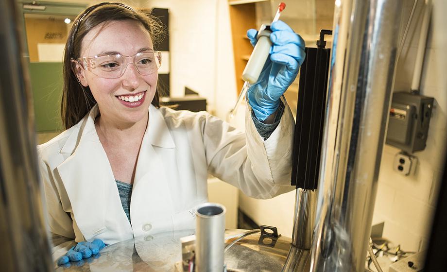 Graduate student seeks to unfold mysteries of Alzheimer’s, diabetes