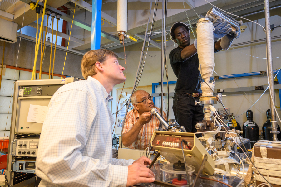Student working in Michael Boyer's physics lab