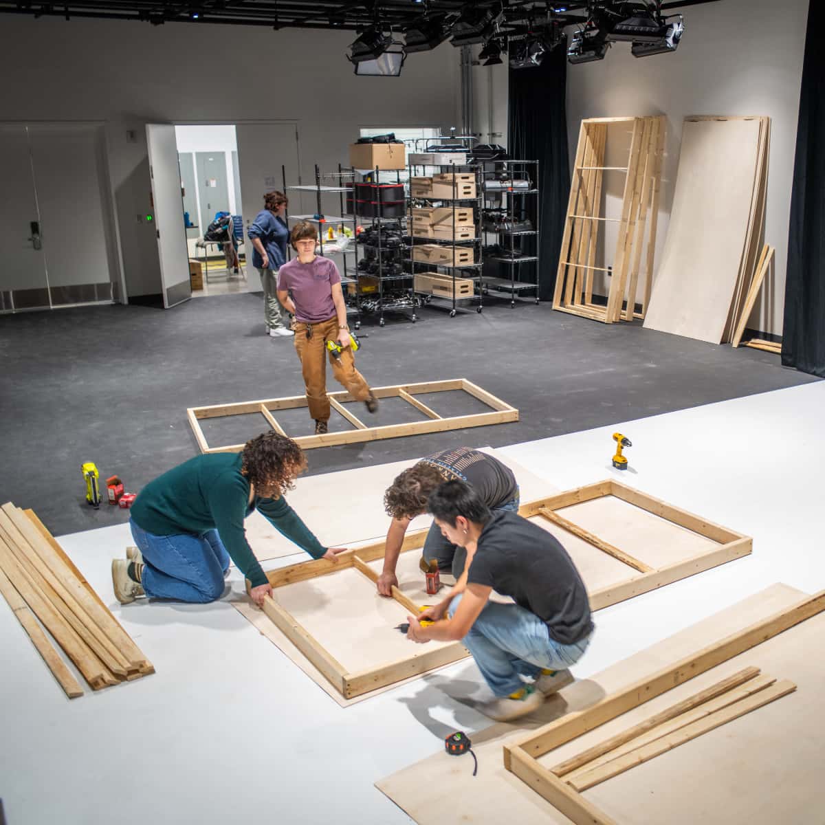 students build sets for an upcoming production