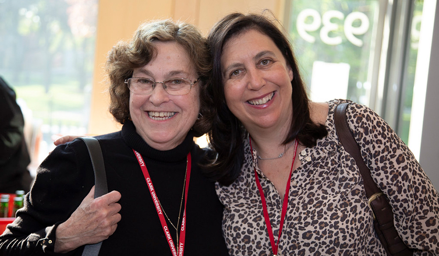 female volunteers with alumni memb