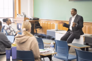 Arthur Evans, CEO of the American Psychological Association, speaks to a class on child and adolescent psychology