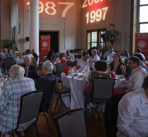 Alumni reunion dinner photo