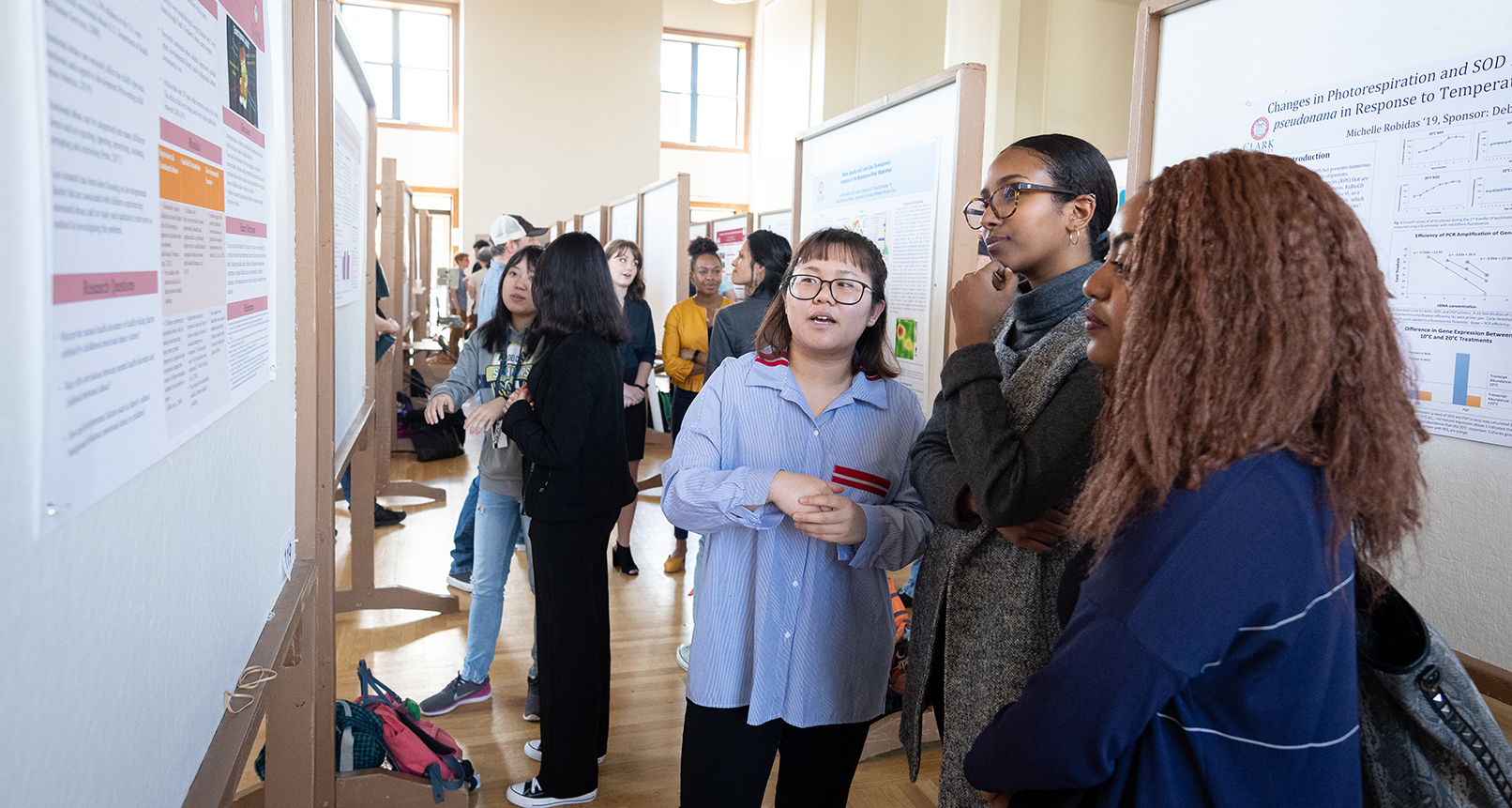 Academic Spree Day attendees viewing posters