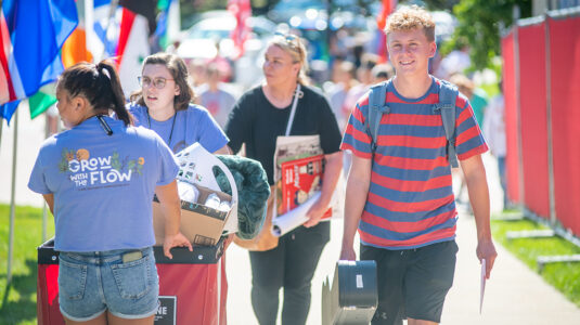 Students on Move-In Day