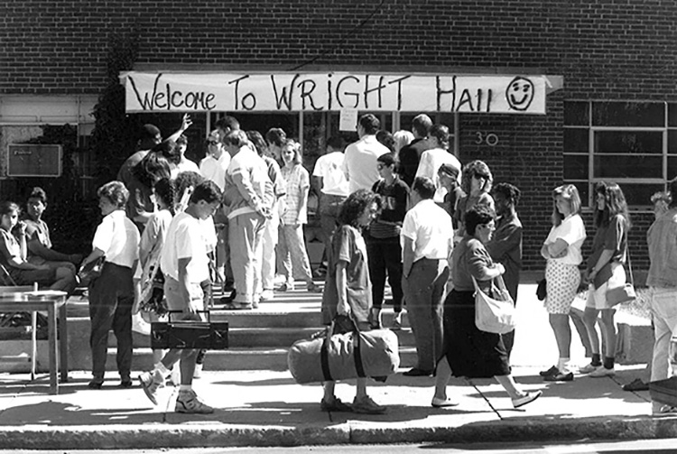 Wright Hall on Move-In Day