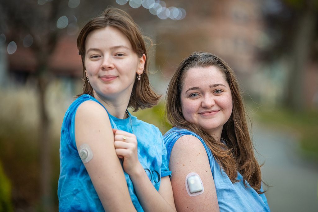 Grace Dowling ’24 and Aine Sheehan ’24