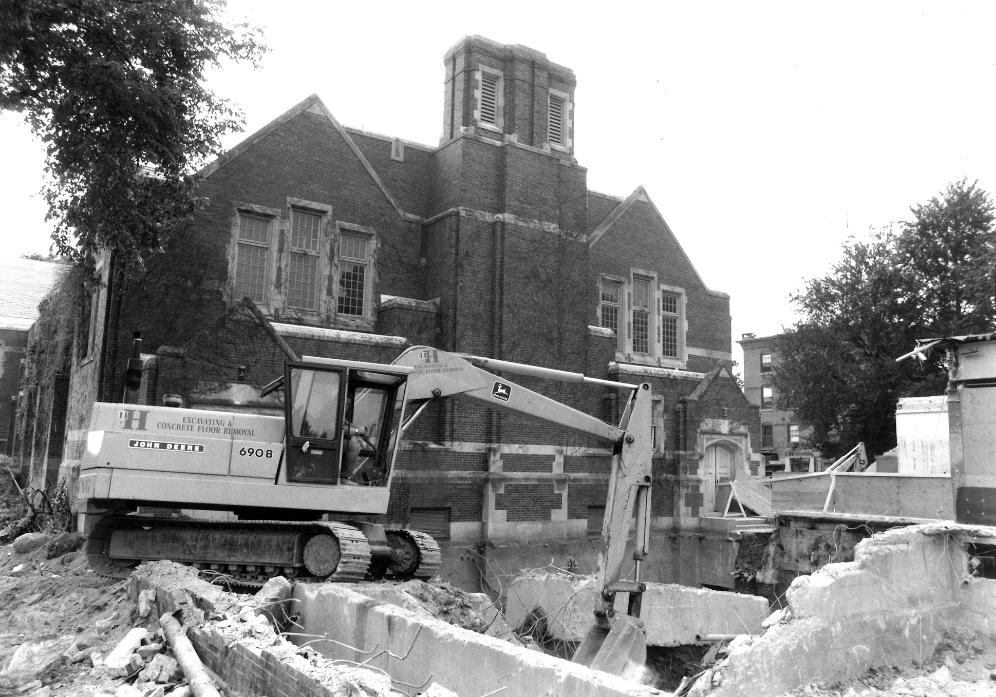 Construction of the new university center during the 1989–90 academic year